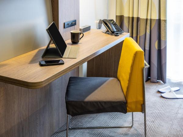 Novotel Leeds Centre : photo 3 de la chambre chambre exécutive avec lit queen-size et canapé