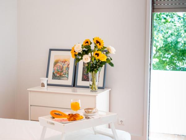 Seaside Elegance and Tranquility: Your Luxurious Porto Getaway : photo 1 de la chambre chambre double deluxe avec balcon