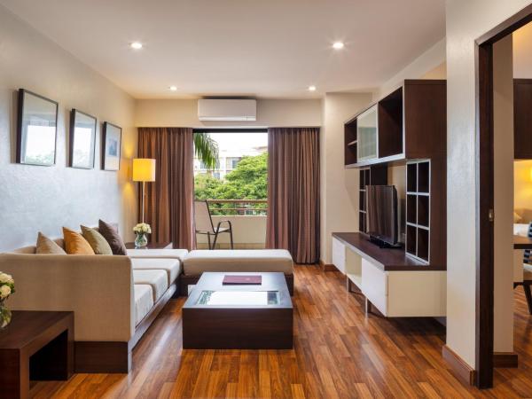 The Grand Napat : photo 3 de la chambre suite familiale deluxe