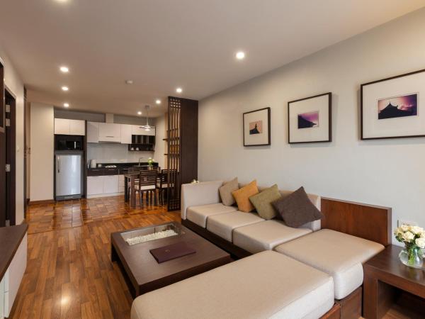 The Grand Napat : photo 4 de la chambre suite familiale deluxe