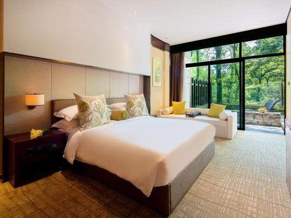 Millennium Resort Hangzhou : photo 4 de la chambre chambre lit king-size côté cour (animaux domestiques admis) - minibar gratuit par séjour
