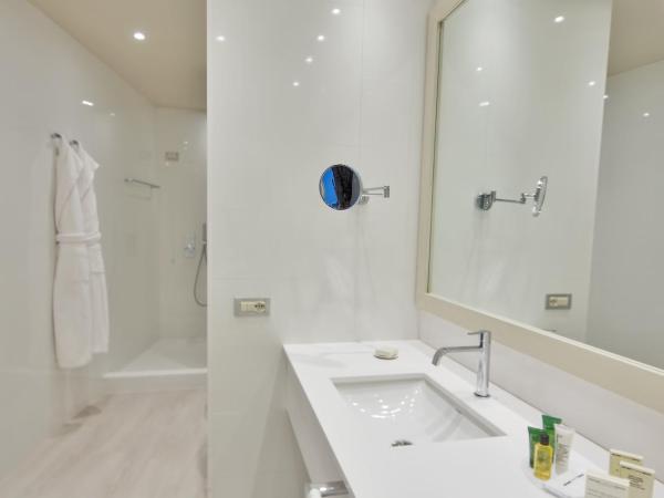 Hilton Sorrento Palace : photo 2 de la chambre chambre lit king-size deluxe - vue sur mer