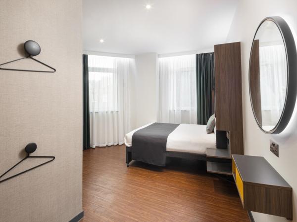 Point A Hotel London Kings Cross - St Pancras : photo 5 de la chambre chambre double - accessible aux personnes à mobilité réduite