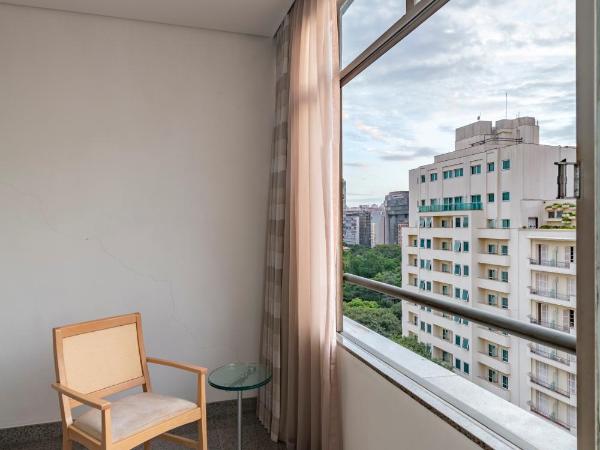 DELPLAZA Excelsior São Paulo - By Monreale : photo 10 de la chambre suite lit king-size avec balcon