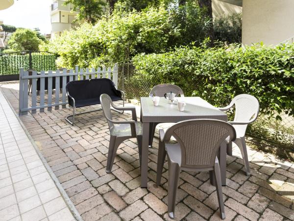 Residence Del Sole : photo 2 de la chambre appartement 2 chambres - rez-de-chaussée