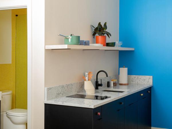 YOWIE Hotel : photo 6 de la chambre suite lit king-size