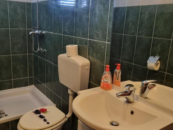 Apartments and rooms with parking space Solaris, Sibenik - 12269 : photo 3 de la chambre chambre triple