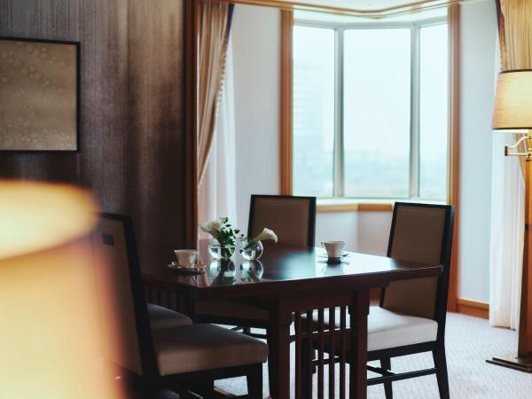 Imperial Hotel Tokyo : photo 9 de la chambre suite d'angle lits jumeaux avec vue sur le parc