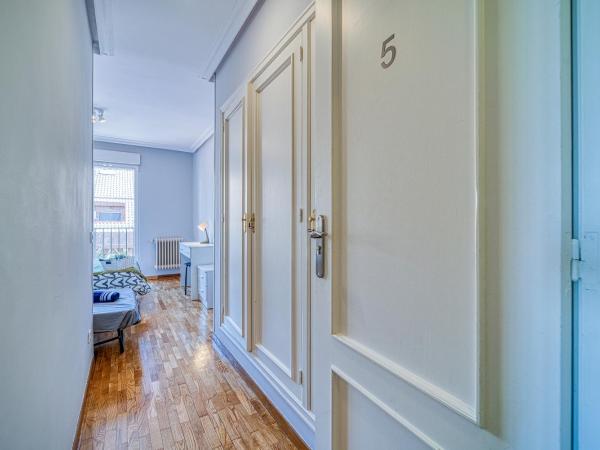 Casa Cafe Madrid (El plantio) Calle segundo anca 11 madrid 28023 : photo 2 de la chambre chambre double deluxe