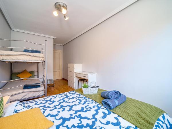 Casa Cafe Madrid (El plantio) Calle segundo anca 11 madrid 28023 : photo 7 de la chambre chambre familiale deluxe