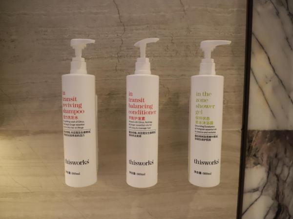 Wuxi Marriott Hotel Lihu Lake : photo 1 de la chambre chambre lits jumeaux premier avec vue sur lac