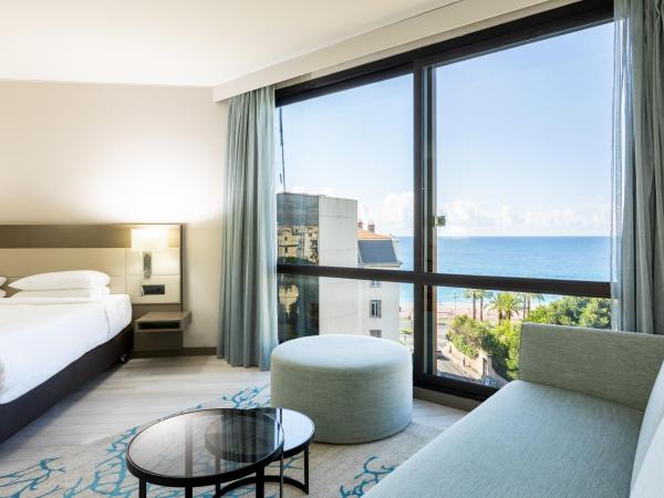 AC Hotel by Marriott Nice : photo 6 de la chambre junior suite avec vue sur mer partielle
