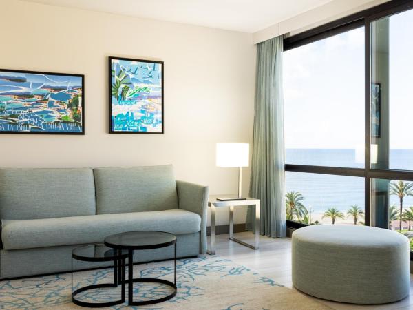 AC Hotel by Marriott Nice : photo 2 de la chambre suite avec vue partielle sur mer