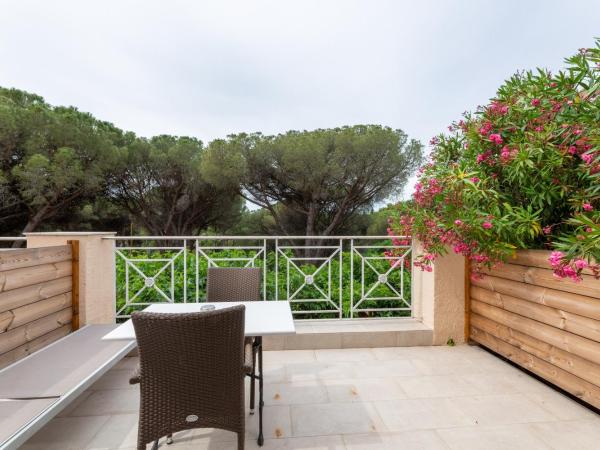 Chambres d'Hotes Les Amandiers : photo 4 de la chambre chambre double ou lits jumeaux confort