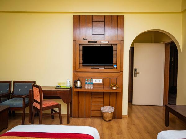 Hotel Crown Himalayas : photo 3 de la chambre chambre triple deluxe