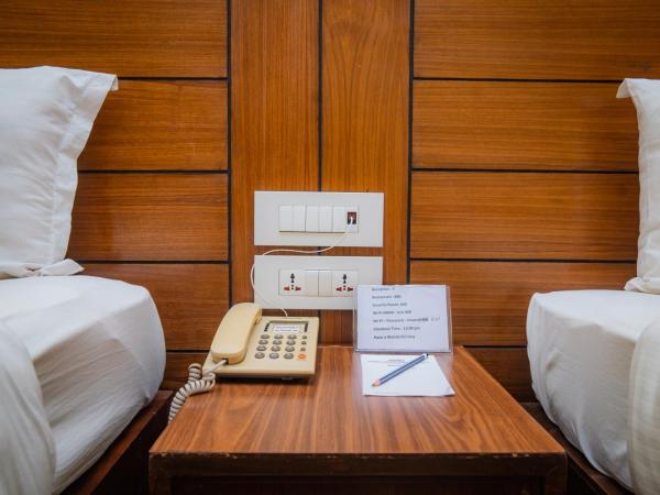 Hotel Crown Himalayas : photo 6 de la chambre chambre lits jumeaux deluxe