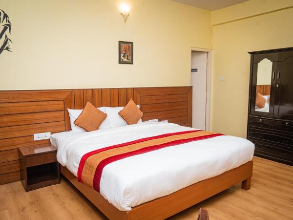 Hotel Crown Himalayas : photo 1 de la chambre chambre double deluxe