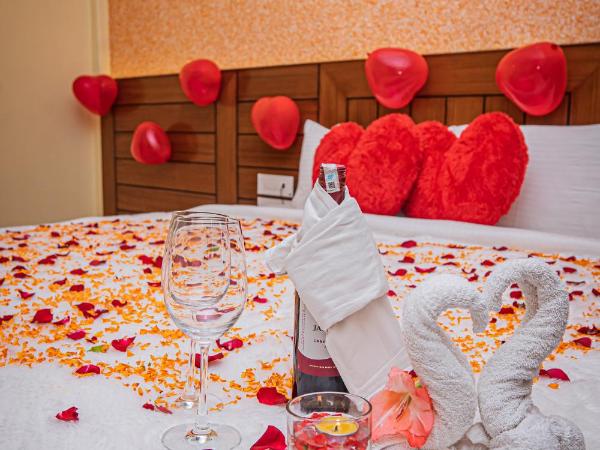 Hotel Crown Himalayas : photo 6 de la chambre suite lit queen-size deluxe