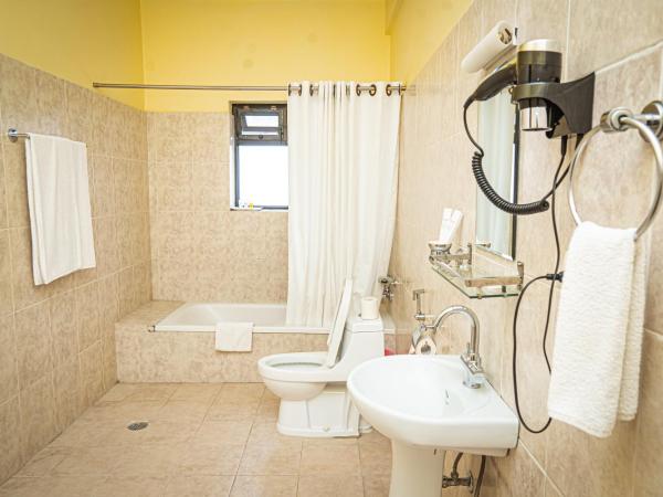 Hotel Crown Himalayas : photo 3 de la chambre suite lit queen-size deluxe