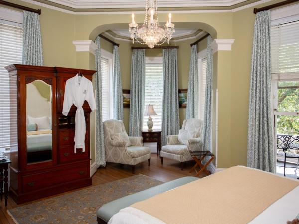 Kehoe House, Historic Inns of Savannah Collection : photo 9 de la chambre grand hébergement supérieur lit king-size avec balcon - johnny mercer