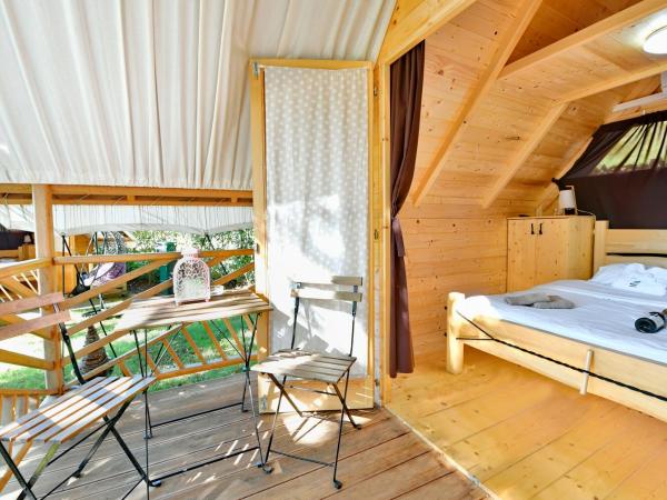 Polidor Glamping Resort : photo 6 de la chambre petite chambre double