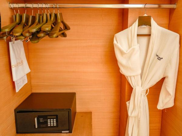 Courtyard by Marriott Gurugram Downtown : photo 3 de la chambre club twin room – breakfast, club lounge access, one way airport transfers, 15% discount on food and beverages, wi-fi