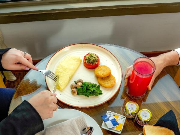 Courtyard by Marriott Gurugram Downtown : photo 5 de la chambre club twin room – breakfast, club lounge access, one way airport transfers, 15% discount on food and beverages, wi-fi