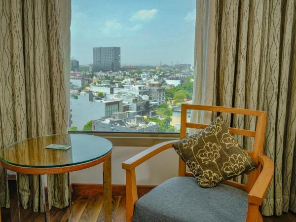 Courtyard by Marriott Gurugram Downtown : photo 2 de la chambre chambre lits jumeaux deluxe