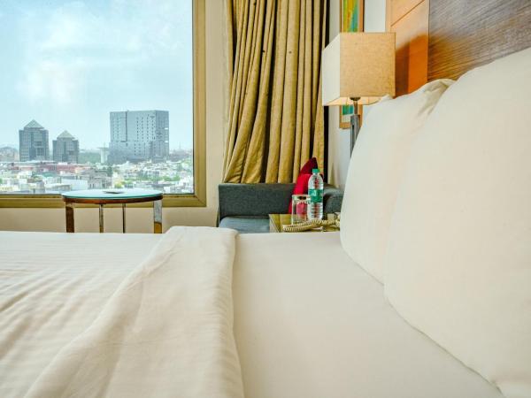 Courtyard by Marriott Gurugram Downtown : photo 4 de la chambre premier king room – 2 pieces pressing, 15% discount on food and beverages, early check-in, wi-fi