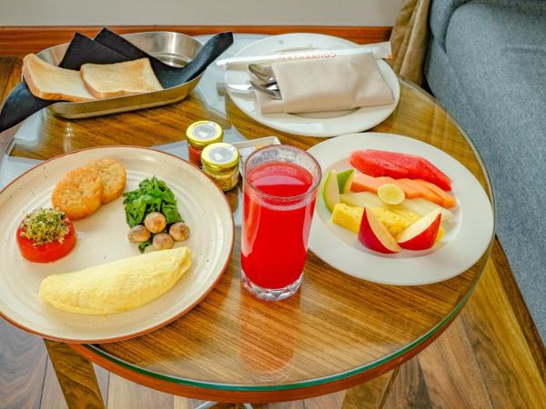 Courtyard by Marriott Gurugram Downtown : photo 9 de la chambre premier king room – 2 pieces pressing, 15% discount on food and beverages, early check-in, wi-fi