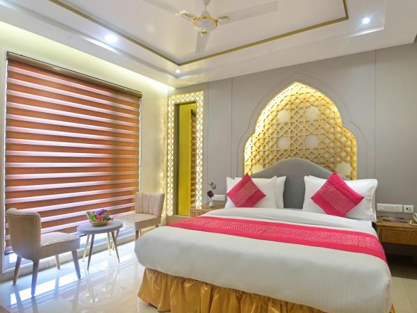 Hotel Gold Palace - 03 Mins Walk From New Delhi Railway Station : photo 4 de la chambre suite supérieure lit king-size