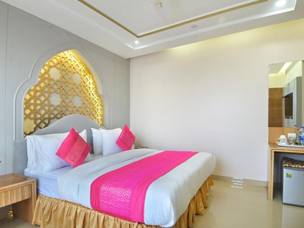 Hotel Gold Palace - 03 Mins Walk From New Delhi Railway Station : photo 5 de la chambre suite supérieure lit king-size