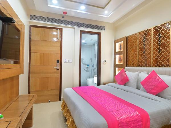 Hotel Gold Palace - 03 Mins Walk From New Delhi Railway Station : photo 3 de la chambre suite supérieure lit king-size