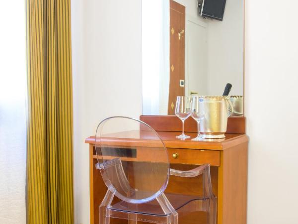 Hotel Adriatico : photo 7 de la chambre chambre double ou lits jumeaux