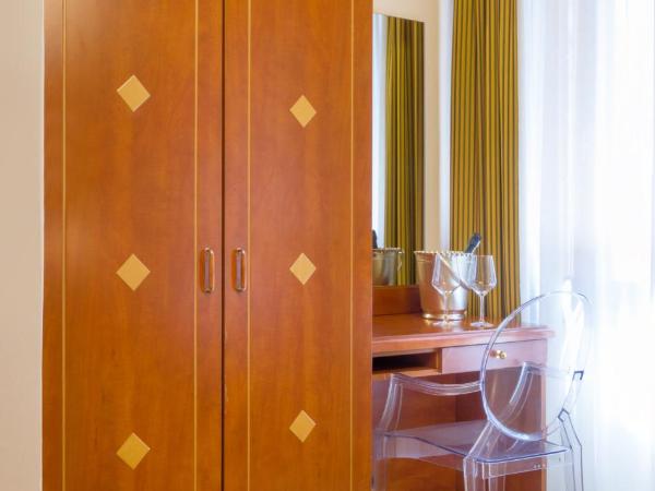 Hotel Adriatico : photo 6 de la chambre chambres communicantes