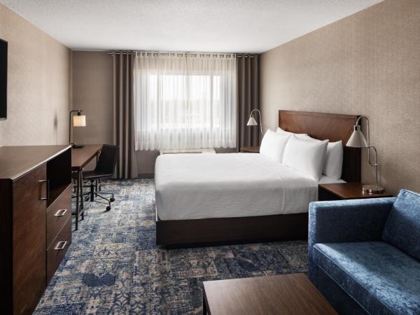 Four Points by Sheraton Edmonton South : photo 1 de la chambre chambre lit king-size
