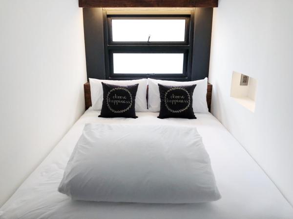 The Entaneer Poshtel : photo 1 de la chambre 3-5 queen beds female dormitory room (shared bathroom)