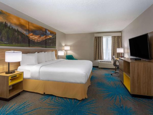 Days Inn & Suites by Wyndham Denver International Airport : photo 2 de la chambre king studio suite, non-smoking