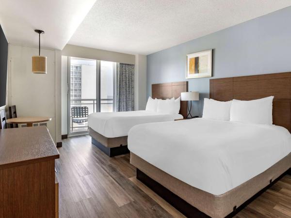 Hilton Vacation Club Oceanaire Virginia Beach : photo 1 de la chambre studio avec vue partielle sur la mer