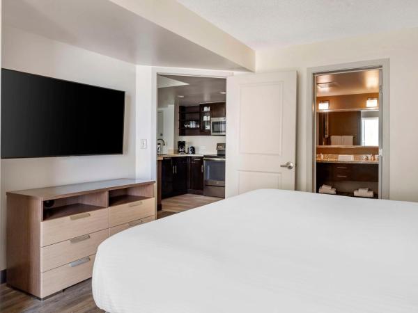 Hilton Vacation Club Oceanaire Virginia Beach : photo 3 de la chambre suite king 1 chambre avec vue partielle sur l'océan