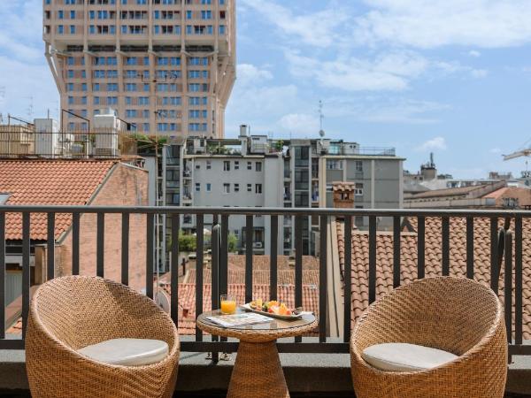 Hotel The Square Milano Duomo - Preferred Hotels & Resorts : photo 5 de la chambre chambre double deluxe avec balcon