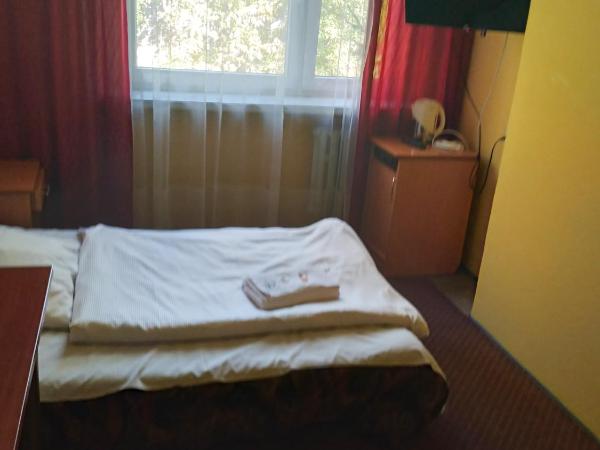 CKS Kraków (Centrum Konferencyjno-Szkoleniowe CS Natura Tour) : photo 2 de la chambre chambre simple avec salle de bains commune