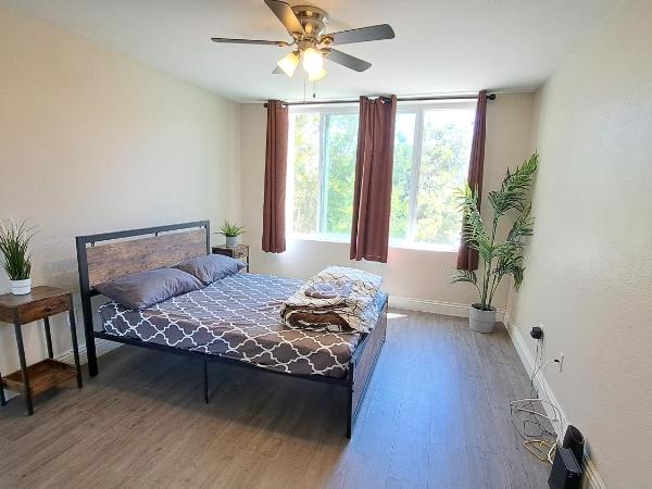 Venetian La Jolla 2 bedroom condo luxury furnished near beach and UTC mall : photo 2 de la chambre appartement