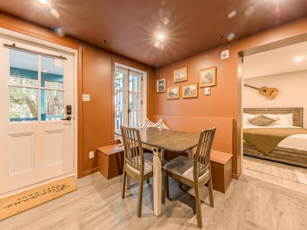 Quebec City 2 Bedroom Treasure : photo 1 de la chambre appartement avec terrasse