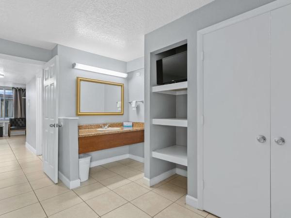 Celebration Suites : photo 5 de la chambre unrenovated one-bedroom villa