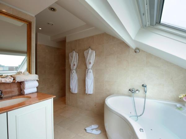 Relais & Châteaux Hotel Heritage : photo 2 de la chambre suite junior - vue sur théâtre