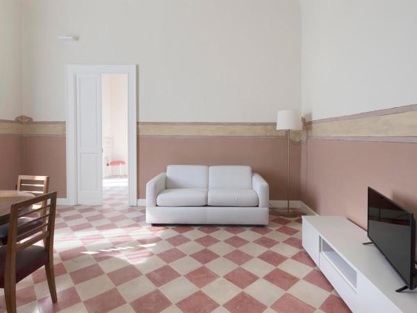 Palazzo Ricciardi Residence : photo 5 de la chambre appartement avec balcon