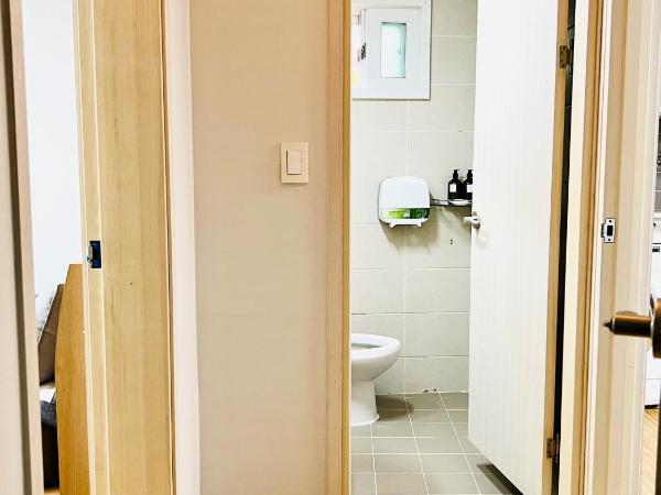 BB Hongdae Line : photo 10 de la chambre chambre familiale avec balcon