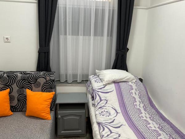 Centrum Wellness Hostel : photo 2 de la chambre petite chambre double ou lits jumeaux