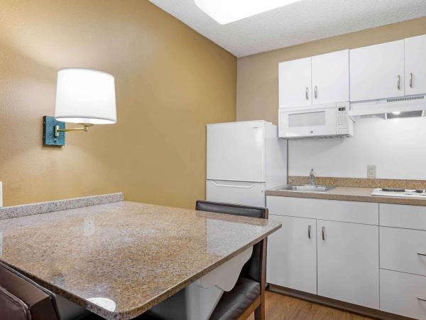 Extended Stay America Suites - San Diego - Fashion Valley : photo 4 de la chambre studio avec 2 lits doubles - non-fumeurs